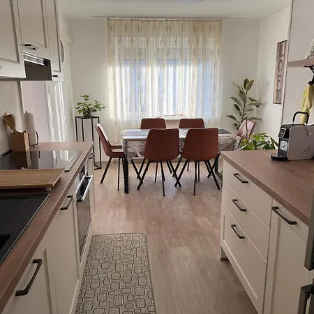Altitude50 Apartman *